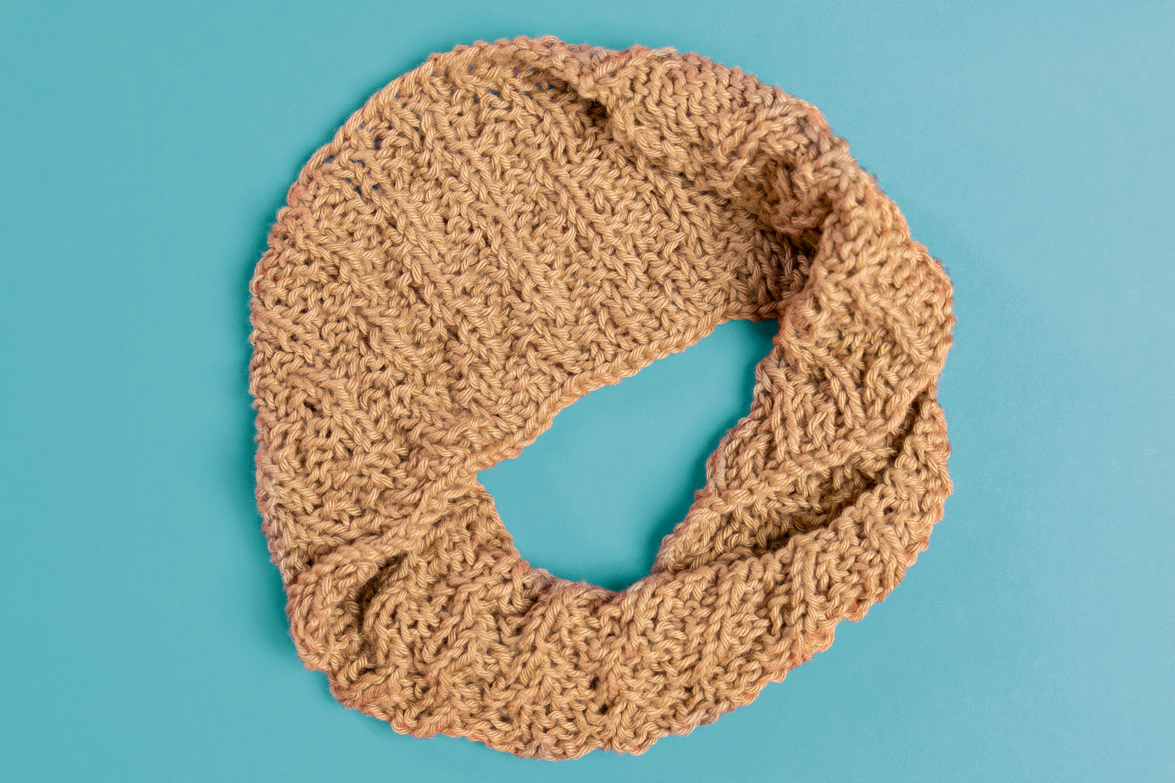 Naram Twisted Knitted Hairband